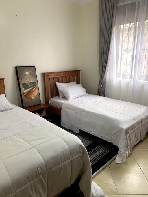 Cozy 2-Bedroom Apartment Within City Limits. Kampala Exterior foto